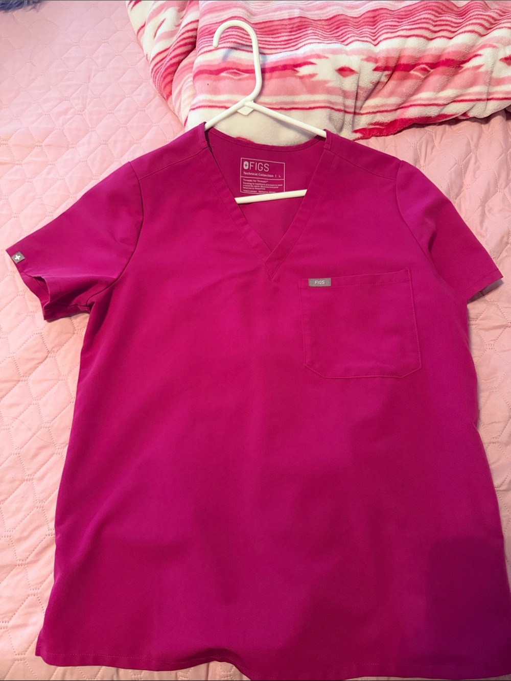 FIGS Catarina™ One-Pocket Scrub Top Large Raspberry Sorbet